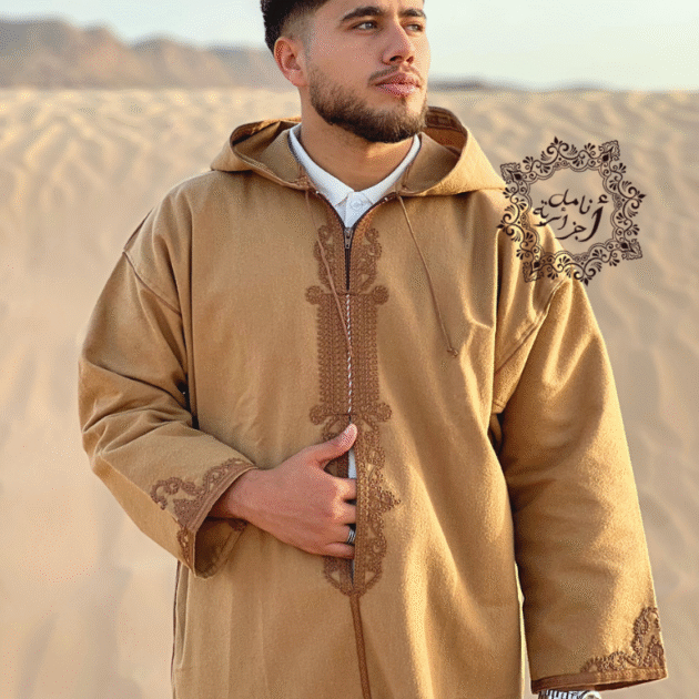 قشابية من الوبر الصناعي بطرز عصري